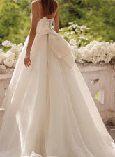Long A-Line V Neck Tulle Lace Sweep Train Wedding Dresses With Appliques Lace